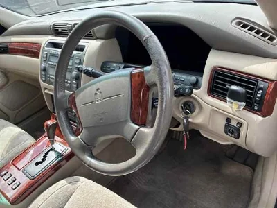 TOYOTA CROWN MAJESTA