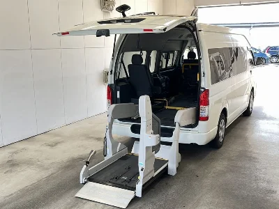 TOYOTA HIACE
