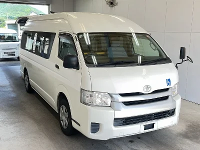 TOYOTA HIACE