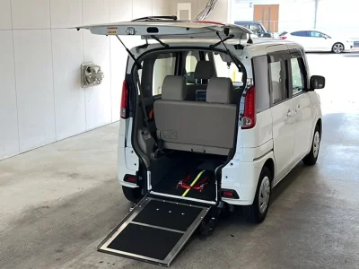 Suzuki Spacia