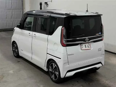 NISSAN ROOX