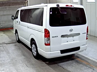 TOYOTA HIACE VAN