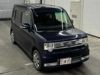 TOYOTA PIXIS SPACE