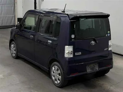 TOYOTA PIXIS SPACE