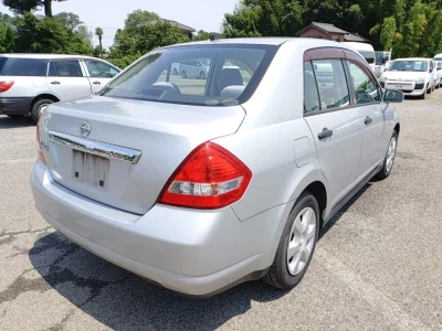 NISSAN TIIDA LATIO