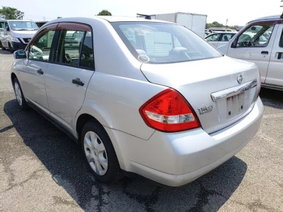NISSAN TIIDA LATIO