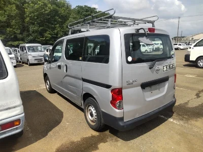NISSAN NV200