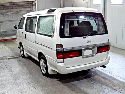 TOYOTA HIACE