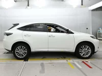 Цена авто Toyota Harrier с аукционов Японии, номер кузова ZSU60W, пробег 77 000, оценка 3