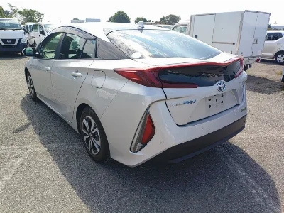 TOYOTA PRIUS PHV