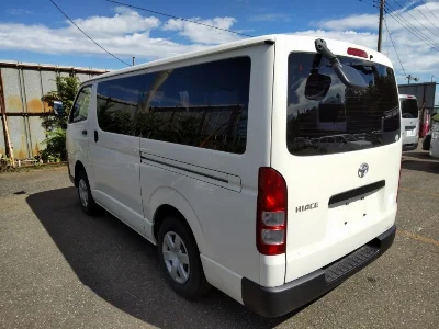 TOYOTA HIACE VAN