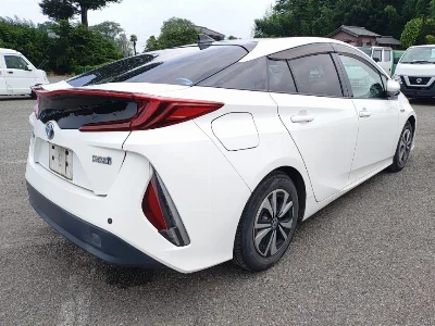 TOYOTA PRIUS PHV