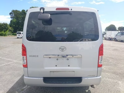 TOYOTA HIACE VAN