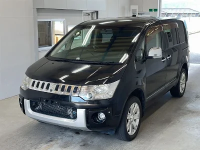 MITSUBISHI DELICA D5
