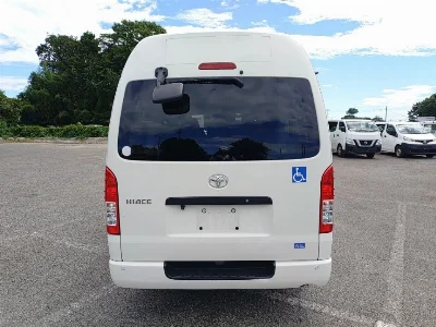 TOYOTA HIACE VAN