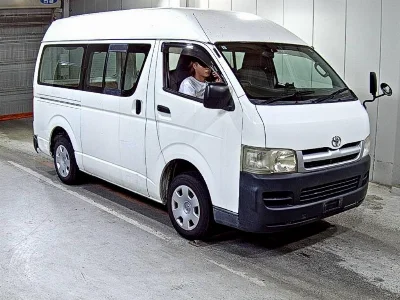 TOYOTA REGIUS VAN