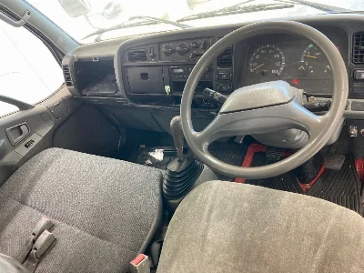 MITSUBISHI CANTER