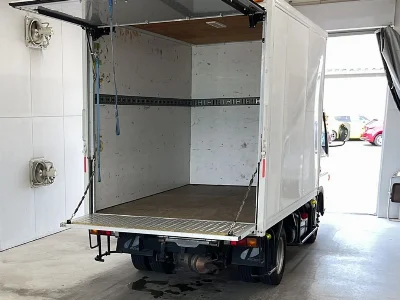 MITSUBISHI CANTER