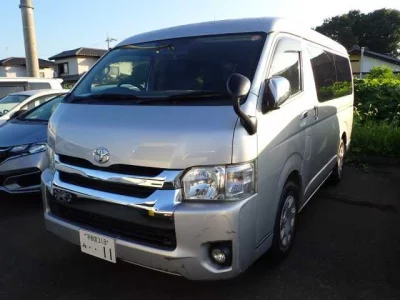 TOYOTA HIACE