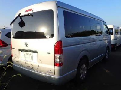 TOYOTA HIACE