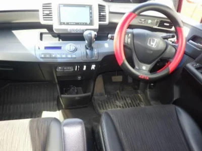 HONDA FREED SPIKE