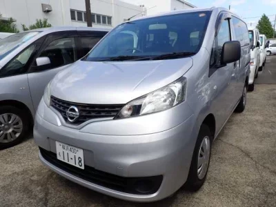 NISSAN NV200