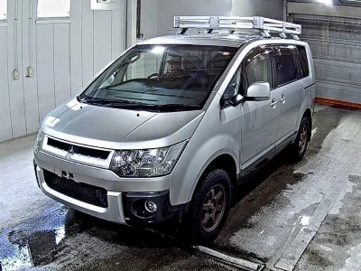 MITSUBISHI DELICA D5