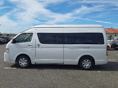 TOYOTA HIACE