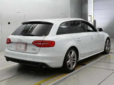 AUDI A4 AVANTE