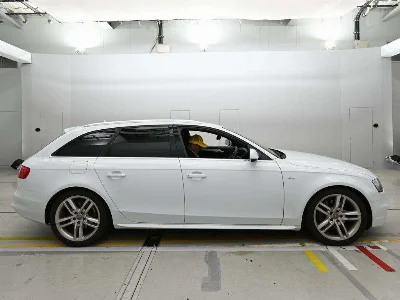 AUDI A4 AVANTE