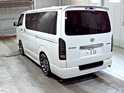 TOYOTA HIACE VAN
