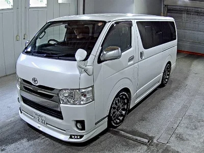 TOYOTA HIACE VAN