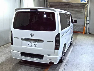 TOYOTA HIACE VAN