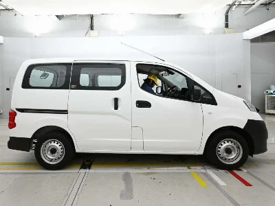 NISSAN NV200