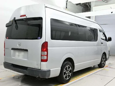 TOYOTA REGIUS VAN