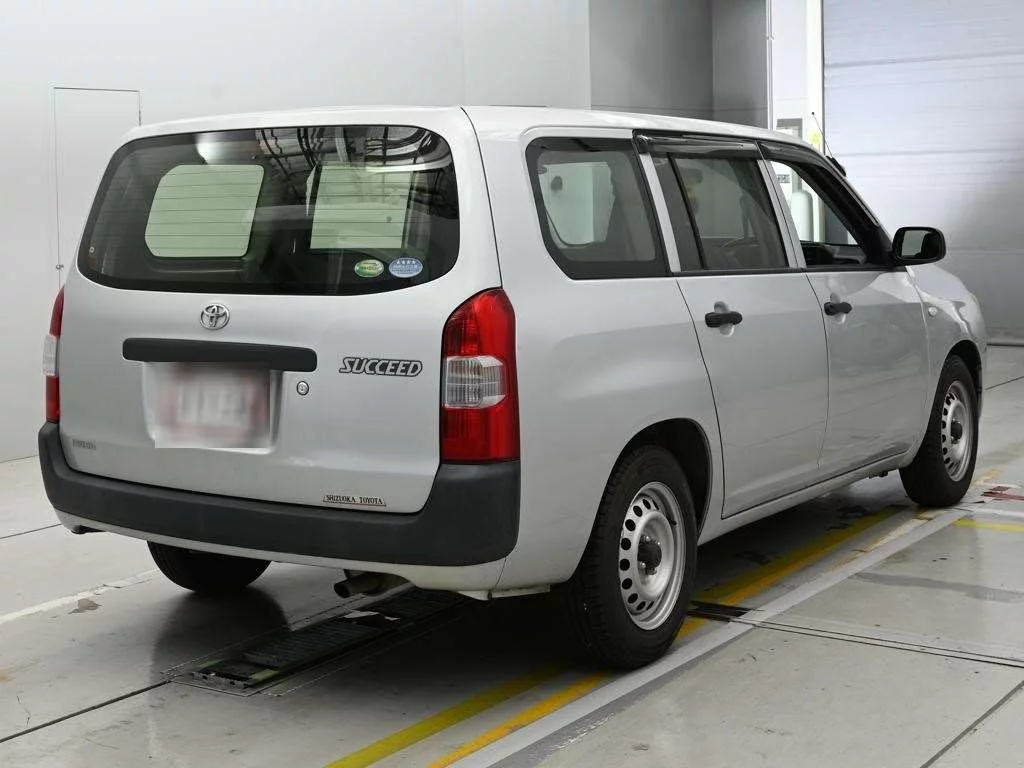 Toyota Succeed  с аукциона в Японии