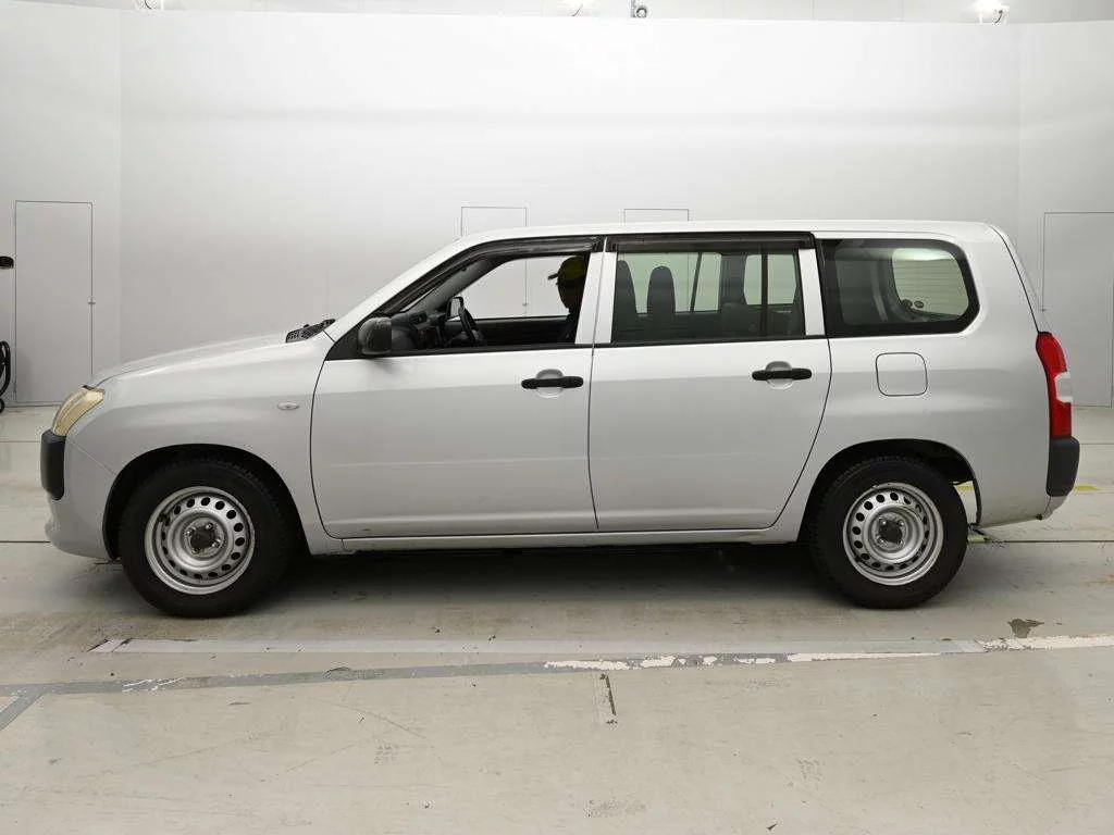 Toyota Succeed  с аукциона в Японии