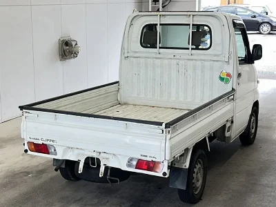 NISSAN CLIPPER TRUCK