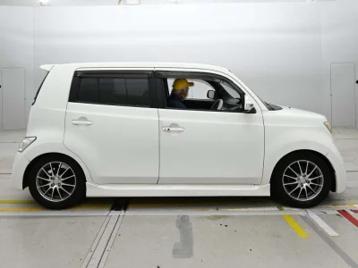 TOYOTA BB