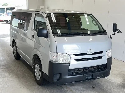 TOYOTA REGIUS VAN