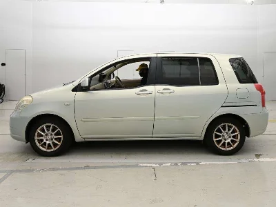 TOYOTA RAUM
