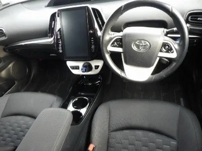 TOYOTA PRIUS PHV