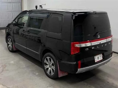 MITSUBISHI DELICA D5