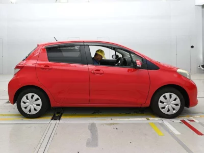 TOYOTA VITZ