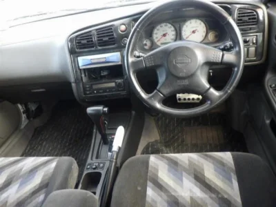 NISSAN AVENIR