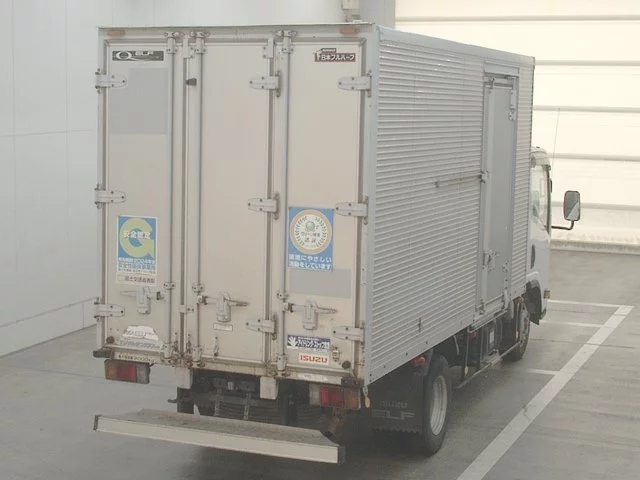 Isuzu Elf  с аукциона в Японии