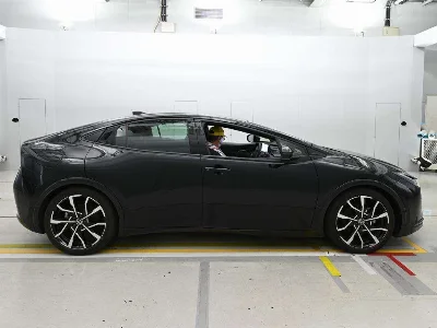 TOYOTA PRIUS PHV