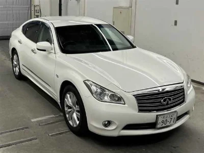 NISSAN FUGA