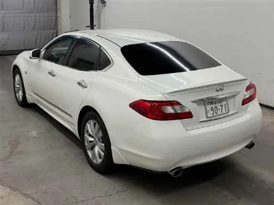 NISSAN FUGA