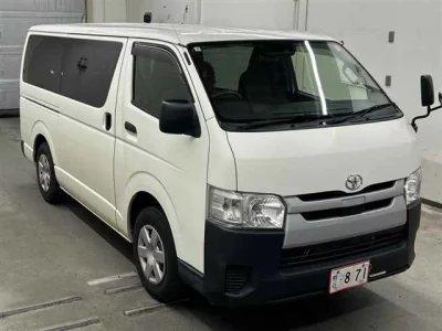 TOYOTA HIACE VAN